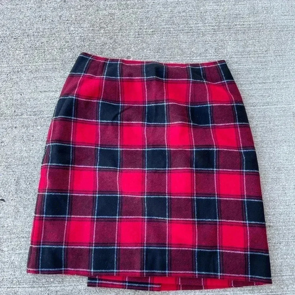 Talbots size 6 wool lined red plaid faux wrap skirt tartan holiday winter - Picture 4 of 5